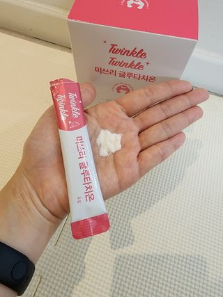 메디포스트 모비타 미쓰리 글루타치온 30포 — 5점을 준 리뷰어가 2022년 12월 올린 사용 사진
