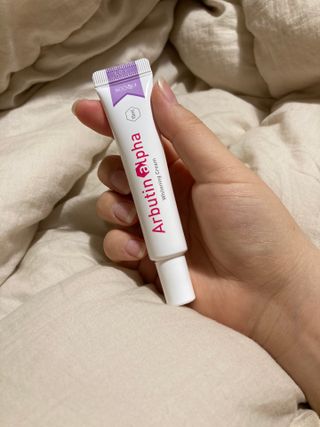 이엔코스 알부틴 알파 화이트닝크림 — 4점을 준 리뷰어가 2021년 4월 올린 사용 사진