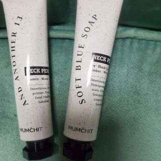 멈칫(MUMCHIT) 넥퍼퓸 NECKPERFUME 2가지 향 — 5점을 준 리뷰어가 2021년 11월 올린 사용 사진