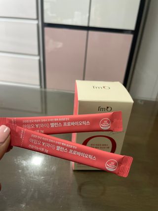 아임오 Y와이 밸런스 프로바이오틱스 30포 — 5점을 준 리뷰어가 2021년 8월 올린 사용 사진