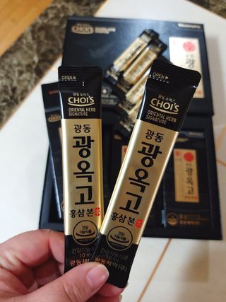 [광동제약] 광동 광옥고 홍삼 본 30포+쇼핑백 증정 — 5점을 준 리뷰어가 2021년 12월 올린 사용 사진