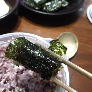 [해림맛김] 들기름에 구운 바삭바삭 김 4종 세트 + 1종 랜덤발송 총5개입 — 5점을 준 리뷰어가 2021년 2월 올린 사용 사진