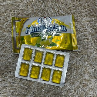 마요라 히말라야 솔트 캔디 2종-페퍼민트 맛, 라임민트 맛 — 3.5점을 준 리뷰어가 2022년 12월 올린 사용 사진