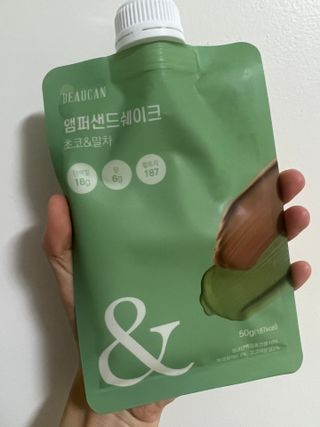 [뷰캔] 건강한 식사대용 앰퍼샌드 단백질 쉐이크 초코&말차 50g — 5점을 준 리뷰어가 2022년 6월 올린 사용 사진