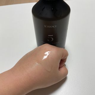 르핸스 퍼포밍 5 샴푸 비반트 포렛/베티버 포그 — 5점을 준 리뷰어가 2022년 12월 올린 사용 사진