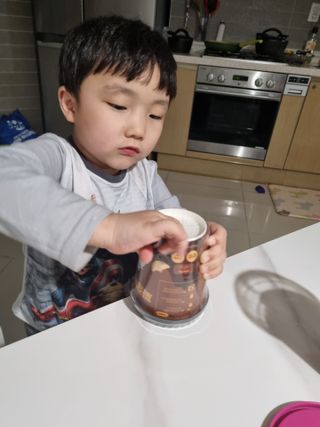 유비쿡 컵떡볶이 매운컵떡볶이2개/ 짜장컵떡볶이 2개  총 4개세트 — 5점을 준 리뷰어가 2021년 3월 올린 사용 사진