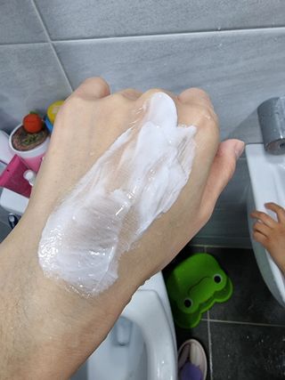 지지지 클린 퍼펙트 클렌징폼 120g — 5점을 준 리뷰어가 2022년 2월 올린 사용 사진