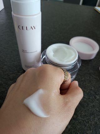 프리마인 바르기만 하면 철벽 스킨케어+24시간 마스크팩 효과. 셀라브 리제너레이팅 시스템 부스터+크림 세트 — 5점을 준 리뷰어가 2023년 5월 올린 사용 사진