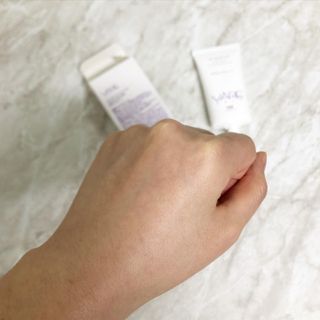 바르셀 톤업 무기자차 자외선차단제 순한 선크림 인텐시브 선 젠 50ml — 5점을 준 리뷰어가 2021년 11월 올린 사용 사진