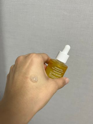 체르엠 스템앤셀 비타민 브라이트닝 에센스 30ml 1개 — 5점을 준 리뷰어가 2021년 11월 올린 사용 사진