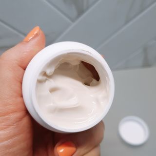 AYU25[아유트웬티파이브]다마스크로즈워터 베이스 천연 수분 촉촉 크림 — 5점을 준 리뷰어가 2021년 4월 올린 사용 사진