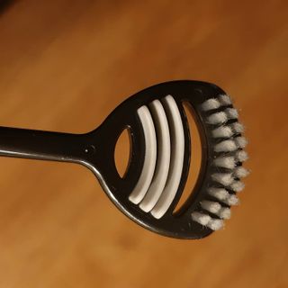 크리오 클리어스 혀백태제거 구취관리 혀클리너 — 5점을 준 리뷰어가 2021년 3월 올린 사용 사진
