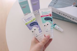 닥터데디스 안심저불소 키즈치약 (라즈베리, 청포도향 중 택 1) 60g +  여행용 미니 치약 15g — 5점을 준 리뷰어가 2022년 11월 올린 사용 사진
