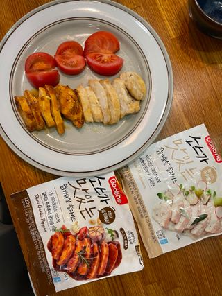 굽네몰 [굽네] 소스가 맛있는 닭가슴살 슬라이스 4종 — 5점을 준 리뷰어가 2021년 5월 올린 사용 사진