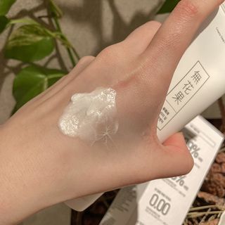 [베러오리진] 무화과 크리미 딥 폼 클렌저/피부 노폐물 & 미세먼지 99 세정 인증 민감성 피부 무자극 인증 — 5점을 준 리뷰어가 2021년 12월 올린 사용 사진