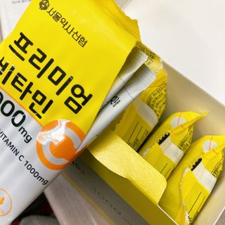 서울약사신협 프리미엄 비타민C 1,000mg_2.5g x 50포 — 5점을 준 리뷰어가 2021년 10월 올린 사용 사진