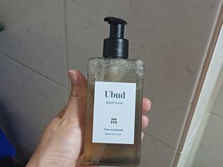 테이크어샤워 구매평)우붓 바디워시 Ubud BODY WASH 250ML — 5점을 준 리뷰어가 2025년 9월 올린 사용 사진