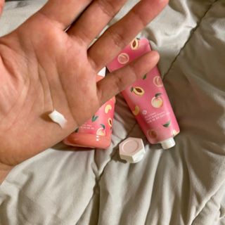 [후르디아] 복숭아 바디워시+바디에센스 세트 — 5점을 준 리뷰어가 2021년 3월 올린 사용 사진