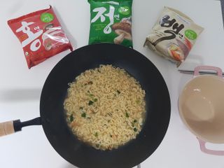 [풀무원] 자연은맛있다 정면, 백면, 홍면  세트 — 5점을 준 리뷰어가 2021년 4월 올린 사용 사진