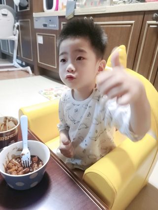 유비쿡 컵떡볶이 매운컵떡볶이2개/ 짜장컵떡볶이 2개  총 4개세트 — 5점을 준 리뷰어가 2021년 3월 올린 사용 사진