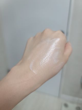 프리마인 선크림만 바꿨을 뿐인데 매일 물 2L챙겨먹고 기초케어 완벽하게 한 물빛피부 완성,셀라브UV프로텍터 — 4점을 준 리뷰어가 2023년 6월 올린 사용 사진