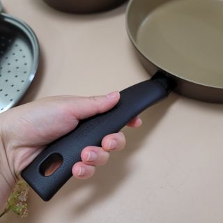 모멘토 마론 프라이팬 26cm 3종 (26cm팬/26cm웍팬/호환 스티머+돔뚜껑) — 5점을 준 리뷰어가 2022년 9월 올린 사용 사진