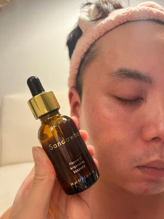 스킨큐어 산다화 비타민c 화이트닝 에센스 30ml — 3.5점을 준 리뷰어가 2023년 10월 올린 사용 사진