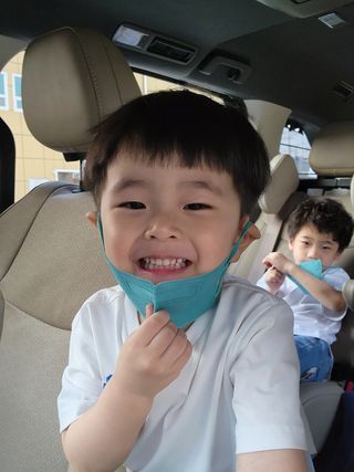 애니가드키즈 라이트 소형 5컬러 각 10매입 [크리미베이지, 코튼핑크, 블루레이크, 페일로즈, 민트그린] — 5점을 준 리뷰어가 2022년 6월 올린 사용 사진