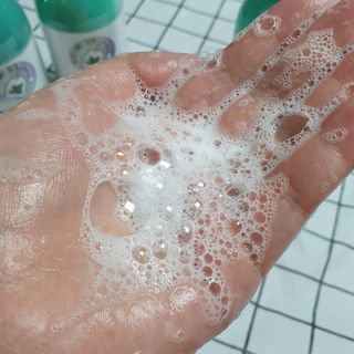 썸헤어 / SUMHAIR 썸헤어 데미지 클리닉 샴푸+트리트먼트 네롤리&민트티 — 4.5점을 준 리뷰어가 2021년 6월 올린 사용 사진