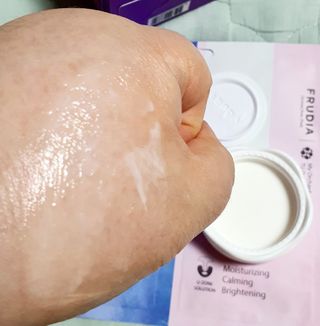 [후르디아] 72시간 블루베리 속살 수분크림 — 5점을 준 리뷰어가 2021년 5월 올린 사용 사진
