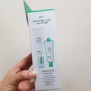 [AHC] 세이프온 에센스 선크림 올리브영 스페셜 증정 기획세트 — 5점을 준 리뷰어가 2022년 6월 올린 사용 사진