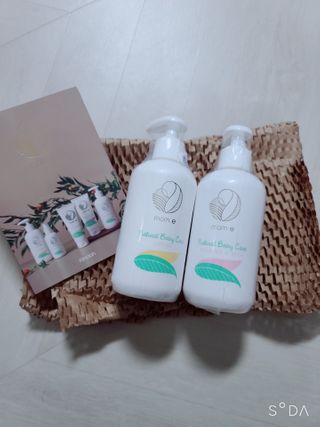 mom e 맘이 내추럴 베이비 케어 샴푸앤바스+로션 — 5점을 준 리뷰어가 2021년 1월 올린 사용 사진