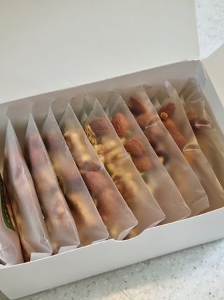 [그래한끼] 무설탕/저당 시리얼타입 수제그래놀라 (40gX10개) — 5점을 준 리뷰어가 2022년 9월 올린 사용 사진
