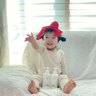 mom e 맘이 내추럴 베이비 케어 샴푸앤바스+로션 — 5점을 준 리뷰어가 2021년 1월 올린 사용 사진