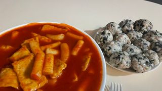 [푸딩팩토리] 떡볶이 베스트 2종_옛날 국물떡볶이 570g / 할매 기름 떡볶이  570g — 5점을 준 리뷰어가 2022년 5월 올린 사용 사진