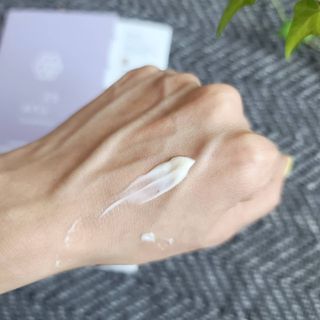 AYU25[아유트웬티파이브]다마스크로즈워터 베이스 천연 수분 촉촉 크림 — 5점을 준 리뷰어가 2021년 4월 올린 사용 사진
