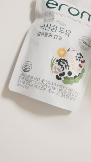 이롬 황성주 박사의 국산콩 두유 검은콩과 17곡 프리미엄 — 5점을 준 리뷰어가 2021년 5월 올린 사용 사진