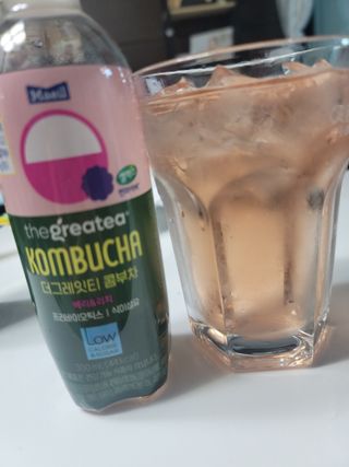더그레잇티 콤부차 [매일유업] 더그레잇티 44kcal 콤부차 300ml *12개입 (오리지널 6개+베리리치 6개) — 5점을 준 리뷰어가 2023년 8월 올린 사용 사진