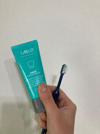 치과에서 쓰는 치약 _ 라벨제로 저불소 꼬마, 키즈, 유아, 베이비, 주니어 안전한 어린이치약 — 4.5점을 준 리뷰어가 2023년 1월 올린 사용 사진