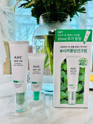 [AHC] 세이프온 에센스 선크림 올리브영 스페셜 증정 기획세트 — 5점을 준 리뷰어가 2022년 6월 올린 사용 사진