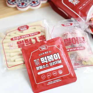 빨간키트 떡볶이 밀키트 2~3인분 매운맛 국물 떡볶이 만들기 쉬운 황금 레시피 분말 소스로 간편한 요리 — 4점을 준 리뷰어가 2021년 8월 올린 사용 사진