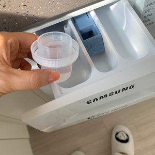[생활공작소] 섬유유연제 + 세탁세제 1.5L 릴리향 — 5점을 준 리뷰어가 2021년 2월 올린 사용 사진