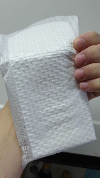 나무드 [유한킴벌리] 좋은느낌 유기농 순면 린넨블렌딩 생리대,롱라이너 중형 36매 1개 + 대형 32매 1개 — 5점을 준 리뷰어가 2021년 10월 올린 사용 사진