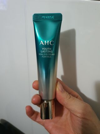 [NEW 탄력유턴 아이크림] AHC 유스 래스팅 리얼 아이크림 포 페이스 — 5점을 준 리뷰어가 2021년 3월 올린 사용 사진