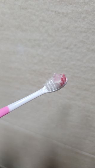 닥터데디스 안심불소 튼튼치약(청포도, 민트 중 택 1) 60g + 여행용 미니 치약 15g — 4점을 준 리뷰어가 2022년 7월 올린 사용 사진