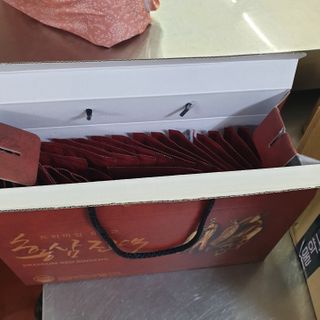 서울약사신협_프리미엄 6년근 홍삼진액_70mlx30포 — 5점을 준 리뷰어가 2021년 2월 올린 사용 사진