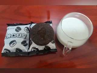 롯데제과 까망카스타드 더블초코 — 5점을 준 리뷰어가 2021년 5월 올린 사용 사진