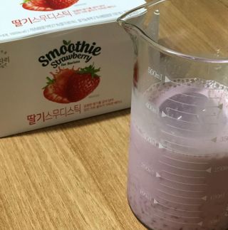 [복음자리] 바리스타 패키지 2종 랜덤발송 (딸기스무디 스틱+샤인머스캣에이드 or 망고스무디+자몽에이드) — 5점을 준 리뷰어가 2022년 7월 올린 사용 사진