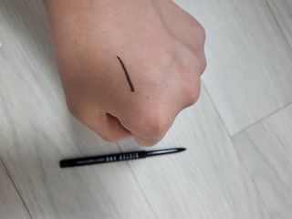 씨스터앤 퍼펙트 슬림 아이펜슬 2종 택1 — 5점을 준 리뷰어가 2021년 12월 올린 사용 사진