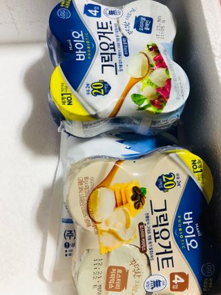 매일바이오 그릭요거트 오리지널 플레인 4개, 로스터리 커피믹스 4개 — 5점을 준 리뷰어가 2021년 12월 올린 사용 사진